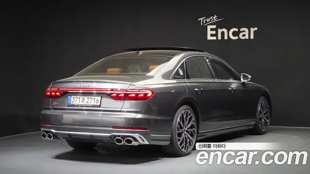 Audi S8 — Фото автомобиля 2