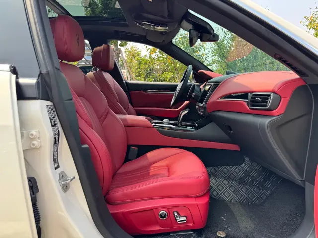 Maserati Levante — Фото автомобиля 7