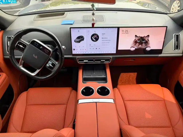 Li Auto L8 — Фото автомобиля 5
