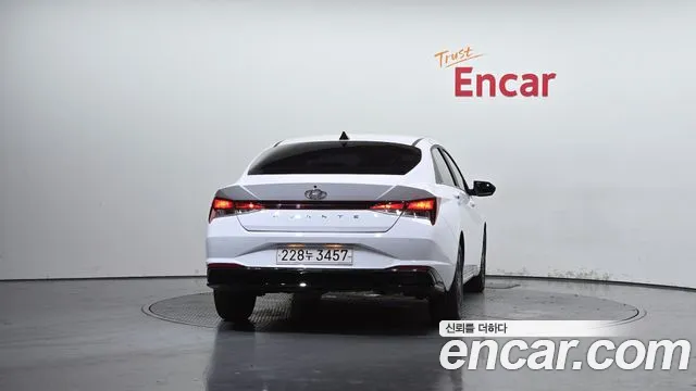 Hyundai AVANTE Avante (CN7) — Фото автомобиля 4