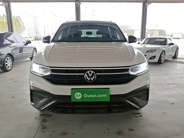 Volkswagen Tiguan L — Фото автомобиля 2