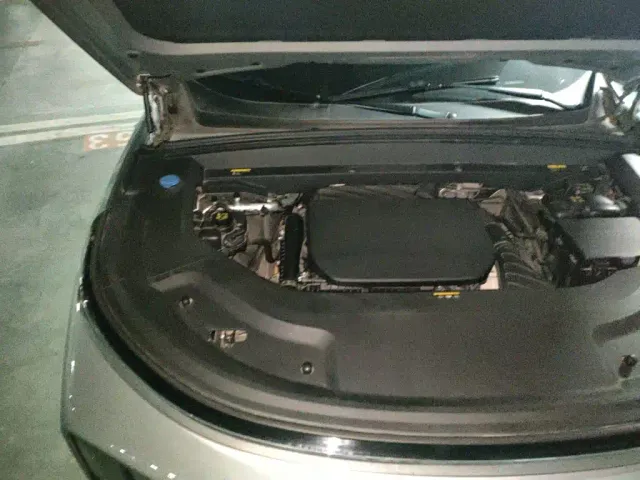 Li Auto L8 — Фото автомобиля 18