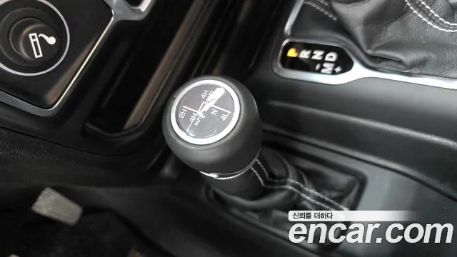 Jeep Wrangler Wrangler (JL) — Фото автомобиля 17