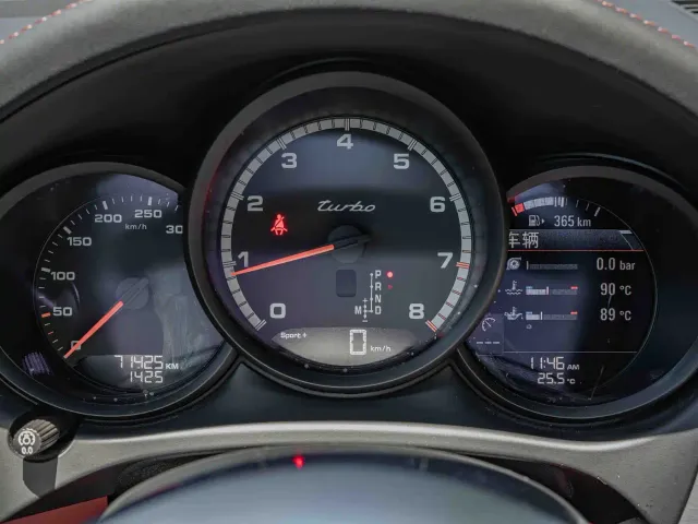 Porsche Macan — Фото автомобиля 14