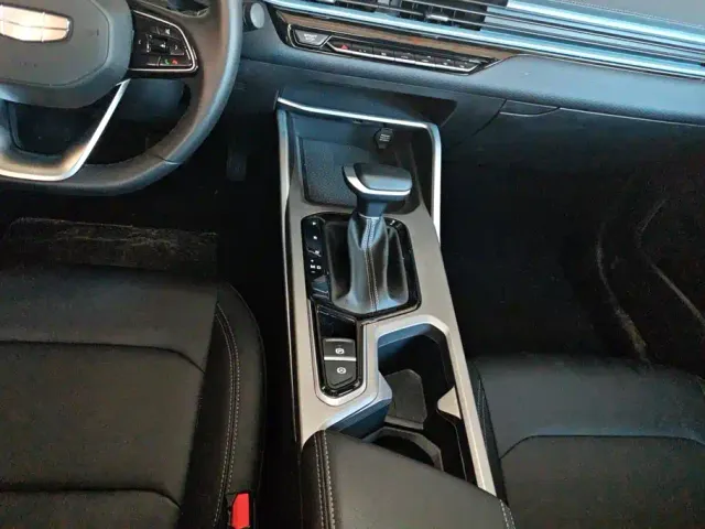 Geely Emgrand — Фото автомобиля 16