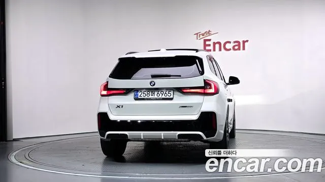 BMW X1 U11 — Фото автомобиля 4