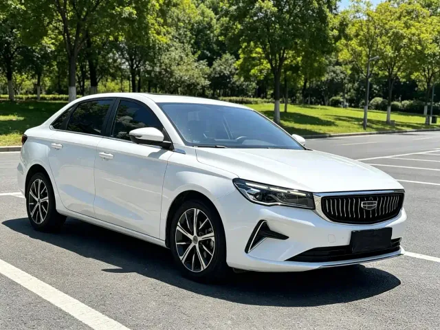 Geely Emgrand — Фото автомобиля 5