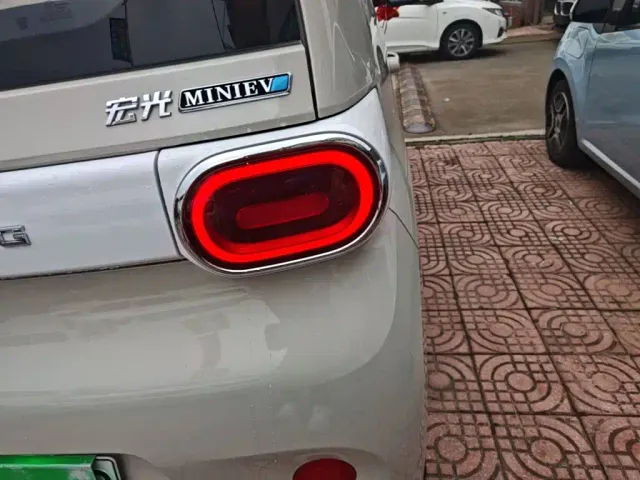 Wuling Hongguang Mini EV — Фото автомобиля 6