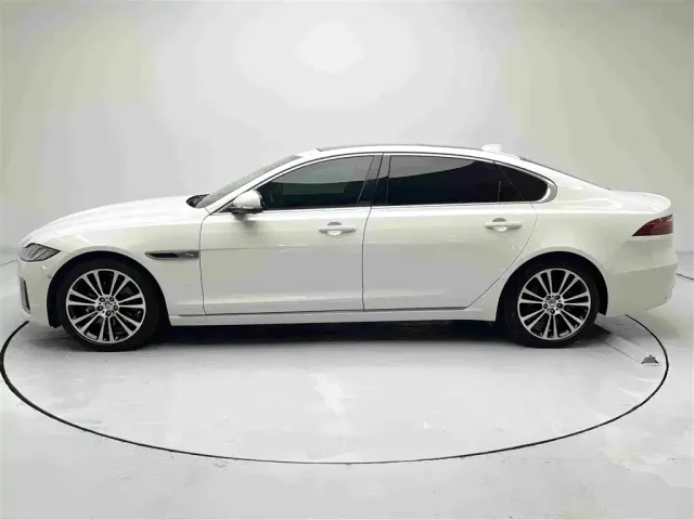 Jaguar Jaguar XFL 2022 XFL 2.0T P250 2WD Premium Luxury — Фото автомобиля 16