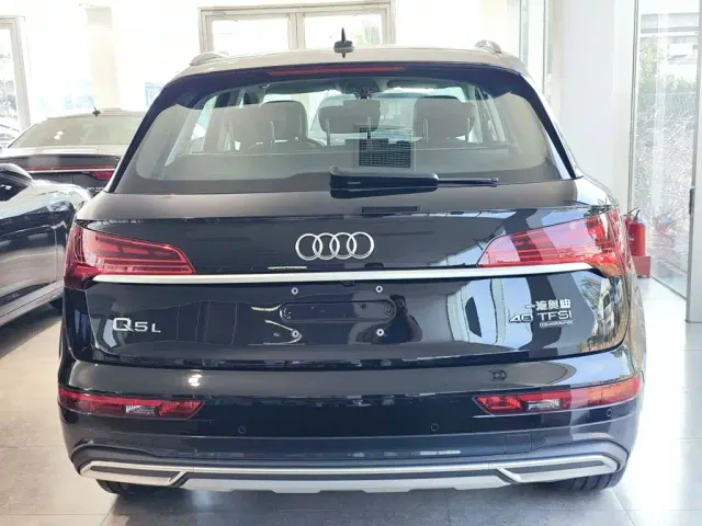 Audi Q5L — Фото автомобиля 5