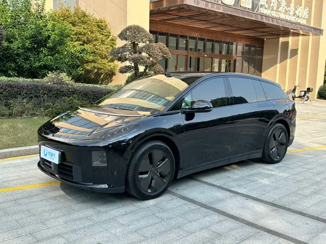 Фотография автомобиля — Li Auto i6