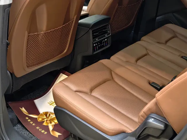 Audi Q7 — Фото автомобиля 11