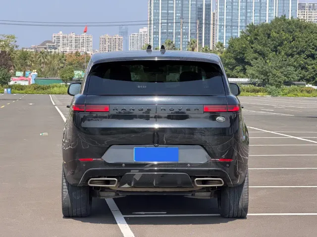 Land Rover Range Rover Sport — Фото автомобиля 5