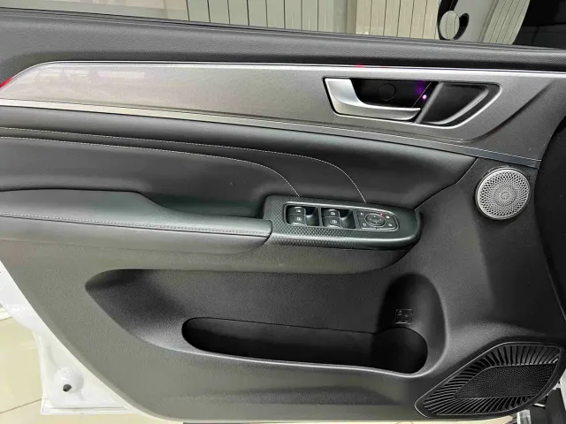 Haval M6 — Фото автомобиля 8