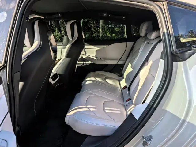 Xiaomi Auto Xiaomi SU7 2024 AWD Extended Range Advanced Smart Driving Max Edition — Фото автомобиля 8
