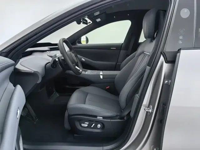 Xiaomi Auto Xiaomi YU7 2025 Extended Range RWD Edition — Фото автомобиля 10