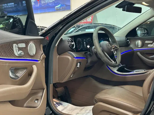 Mercedes-Benz E-Class — Фото автомобиля 7