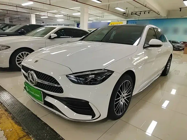 Фотография автомобиля — Mercedes-Benz C-Class