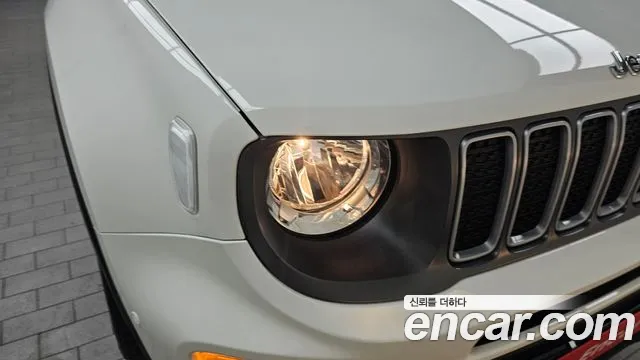 Jeep Renegade — Фото автомобиля 21