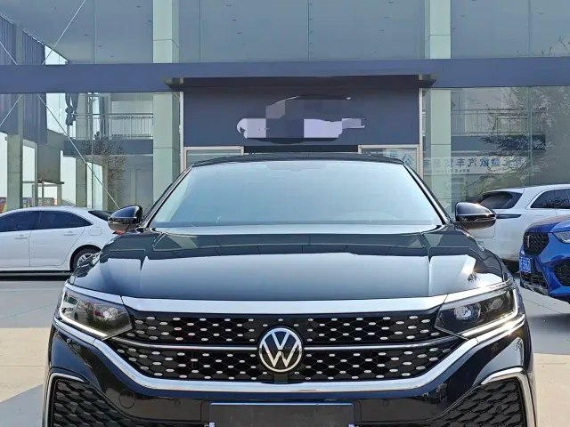Volkswagen Passat — Фото автомобиля 2
