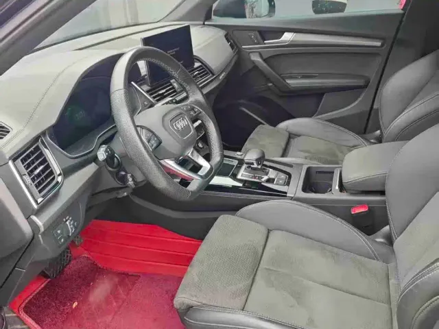 Audi Q5L Sportback — Фото автомобиля 3