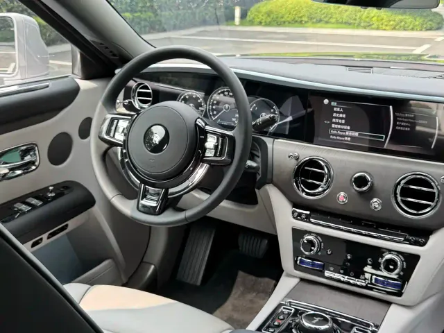 Rolls-Royce Ghost — Фото автомобиля 19