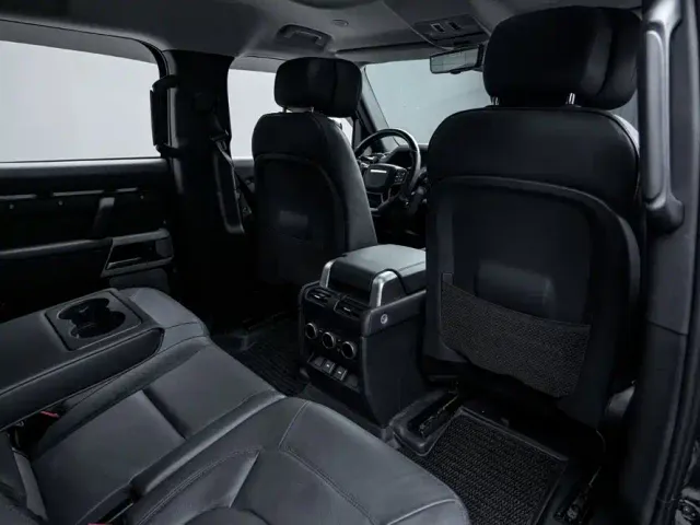 Land Rover Defender — Фото автомобиля 24