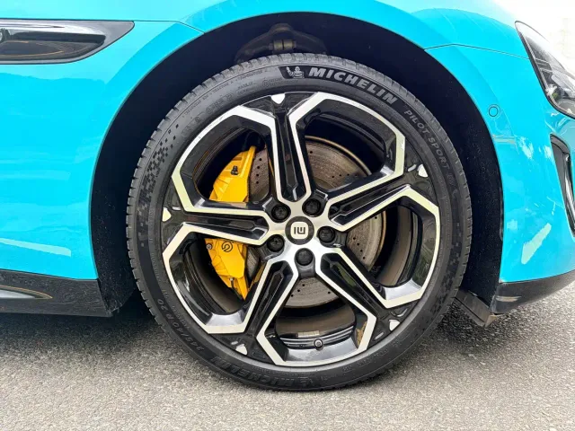 Xiaomi SU7 — Фото автомобиля 19
