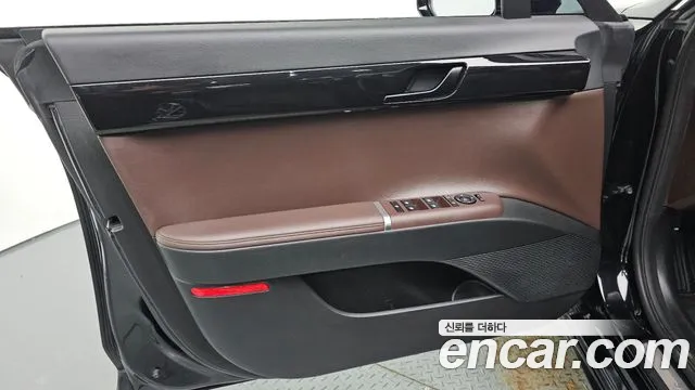 Hyundai Grandeur GN7 — Фото автомобиля 13