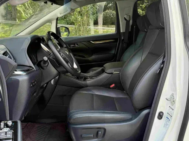 Toyota Vellfire — Фото автомобиля 8