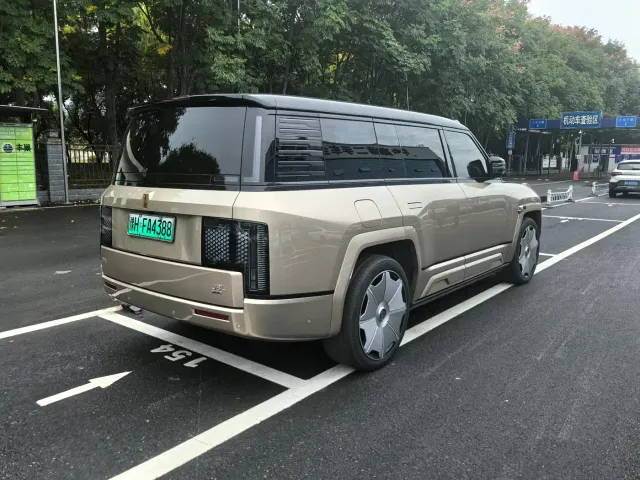 BYD U8L — Фото автомобиля 7
