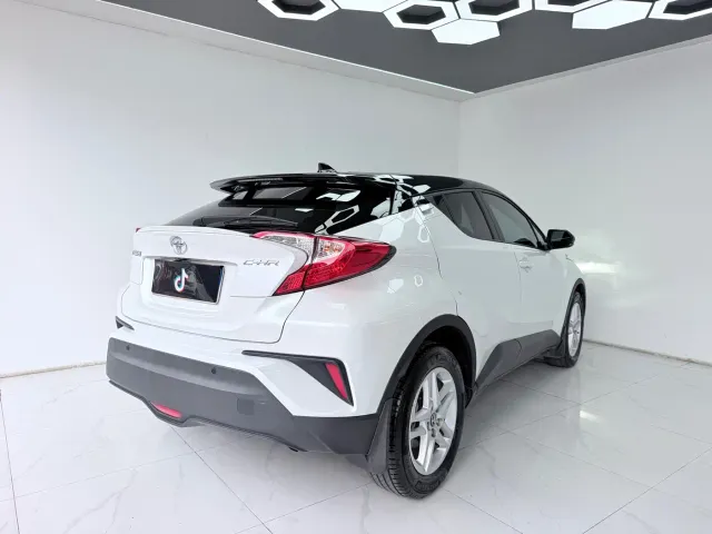 Toyota C-HR — Фото автомобиля 7