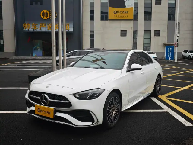 Фотография автомобиля — Mercedes-Benz C-Class