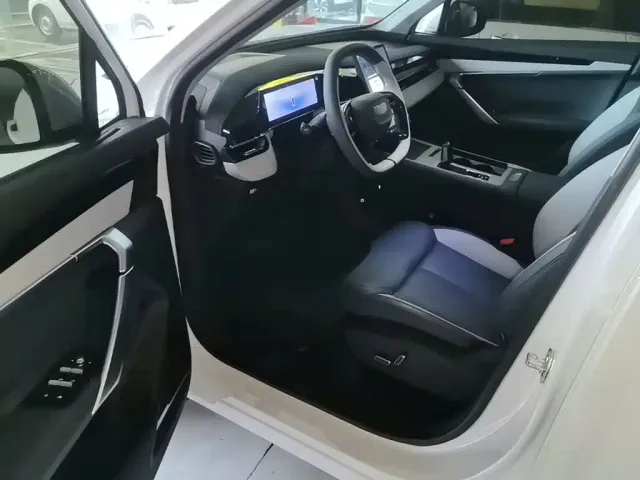 Geely Boyue L — Фото автомобиля 15