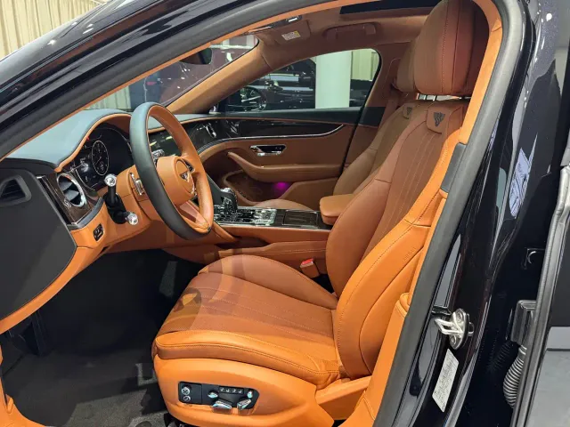 Bentley Flying Spur — Фото автомобиля 10