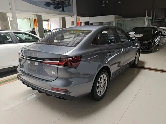Roewe i5 — Фото автомобиля 6