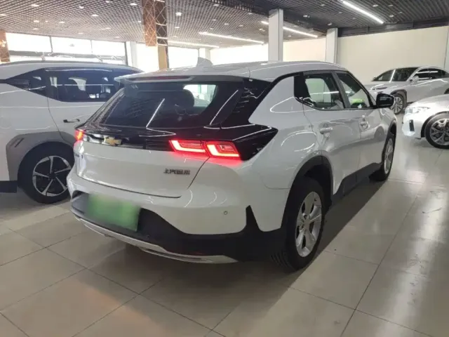 Chevrolet Menlo — Фото автомобиля 4