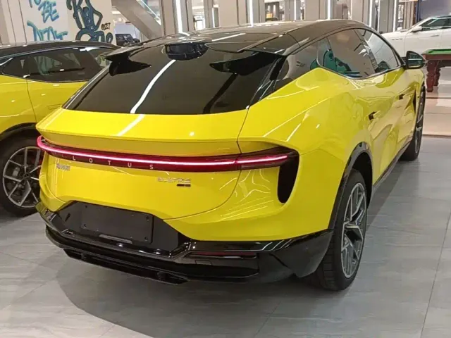 Lotus Eletre — Фото автомобиля 6