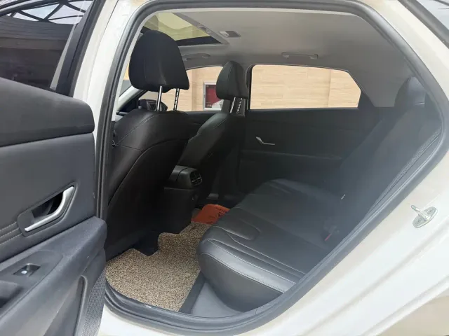 Hyundai Elantra — Фото автомобиля 7
