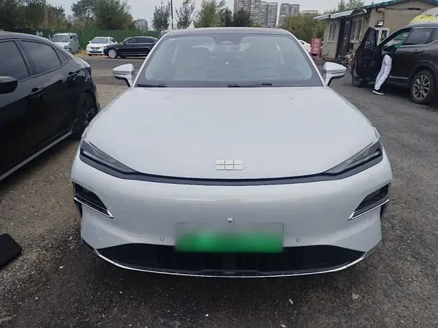 Geely Galaxy Xingyao 8 — Фото автомобиля 2