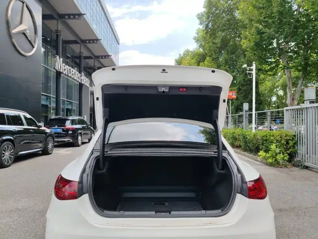 Mercedes-Benz EQE AMG — Фото автомобиля 12