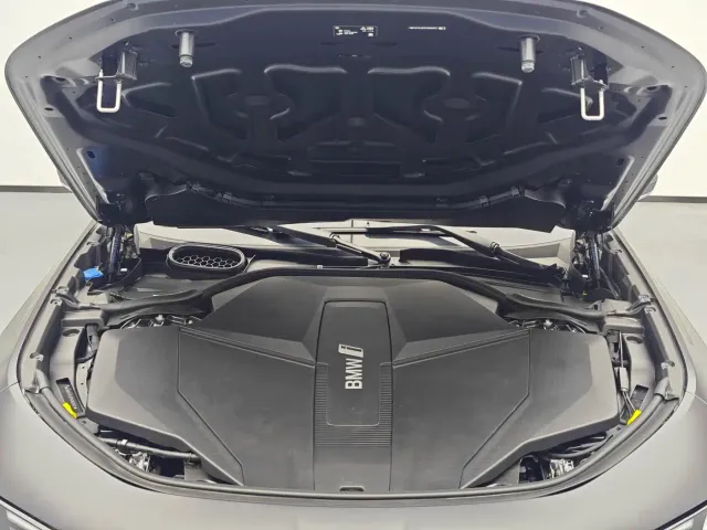 BMW i7 — Фото автомобиля 11