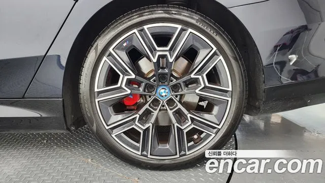 BMW i5 G60 — Фото автомобиля 6