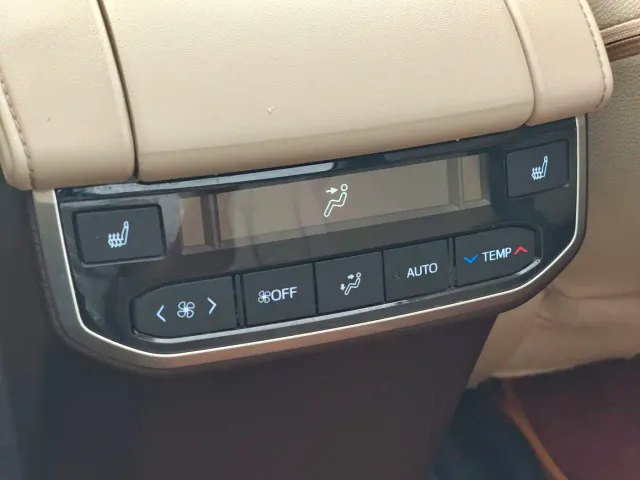 Toyota Highlander — Фото автомобиля 23