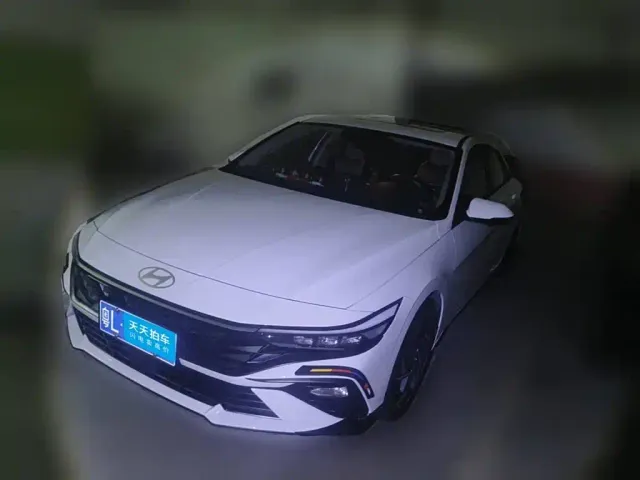 Фотография автомобиля — Hyundai Elantra