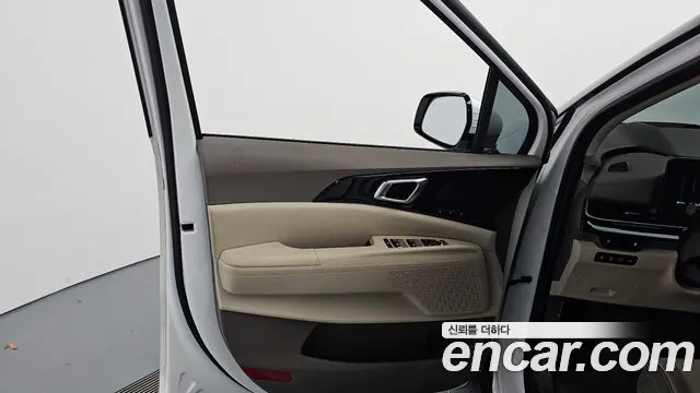 Kia Carnival Generation 4 — Фото автомобиля 24