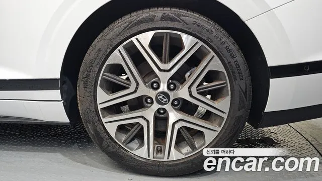 Hyundai Grandeur GN7 — Фото автомобиля 6