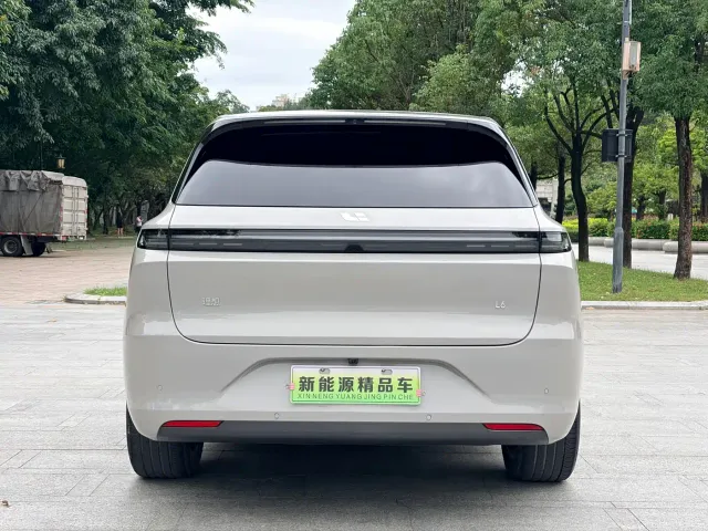 Li Auto L6 — Фото автомобиля 6