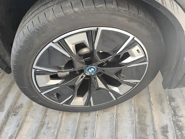 BMW iX3 — Фото автомобиля 6