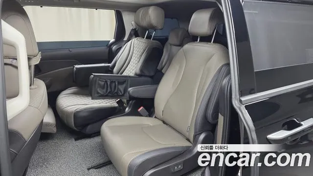 Kia Carnival — Фото автомобиля 18